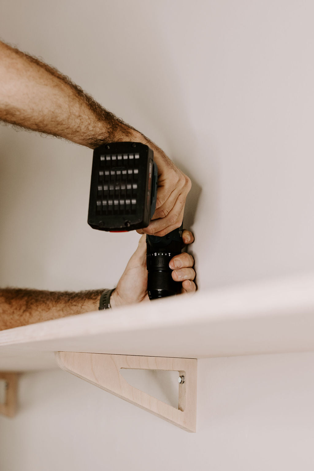 600mm OneBolt™ shelf kit.